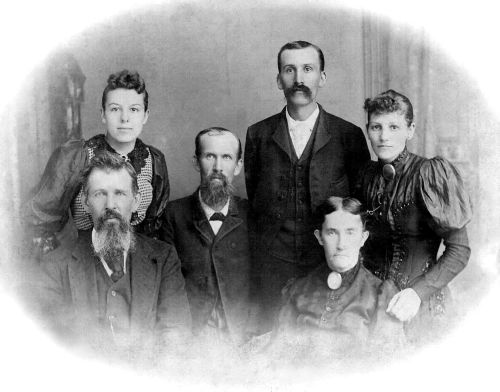 John Bond Henderson and family, about 1890. L to R: John Bond, Zoa Almeda, Wilks (Wilson), Bob, Mary Bryan, Mary Floy